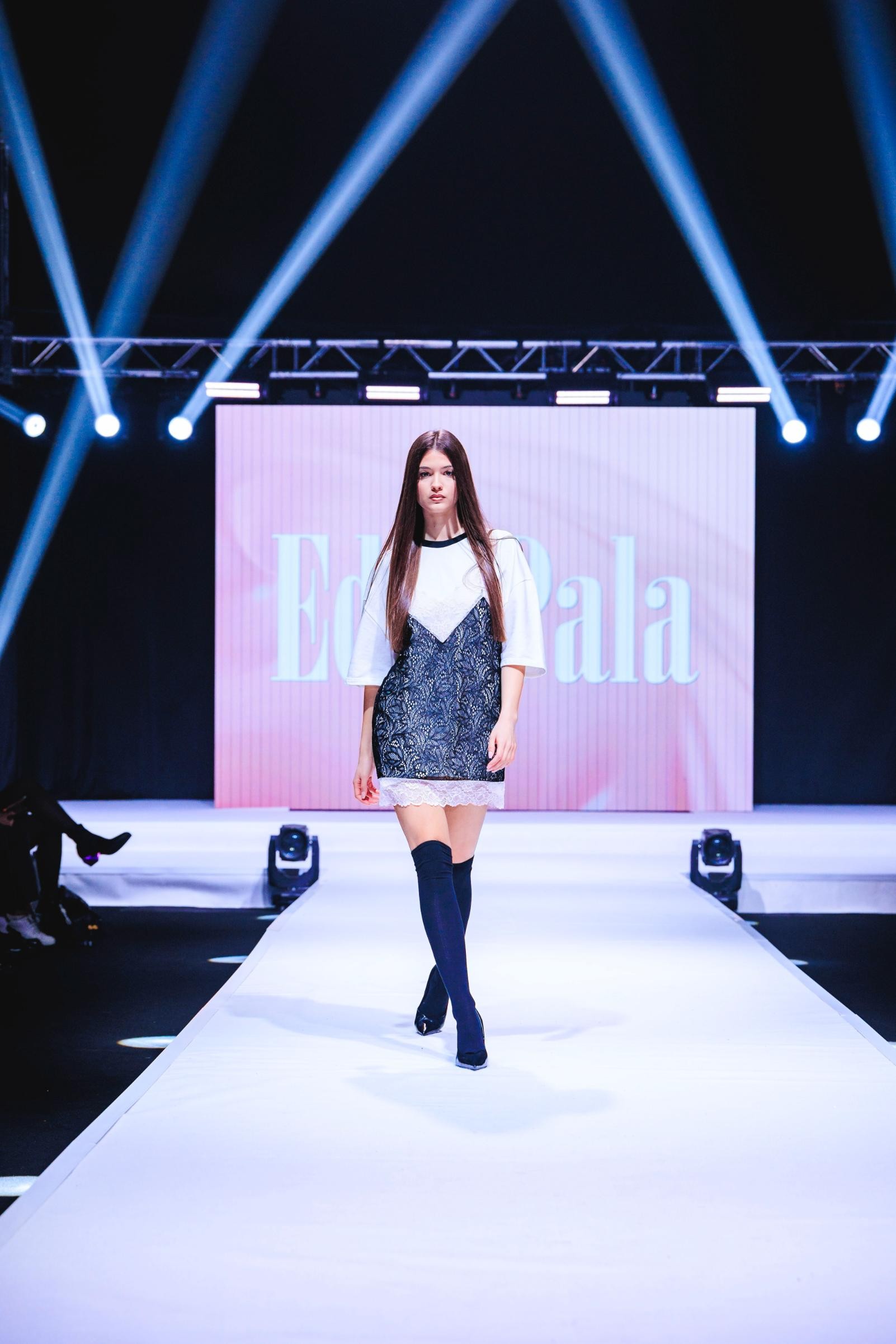 модел - Белослава за @codefashionrunway